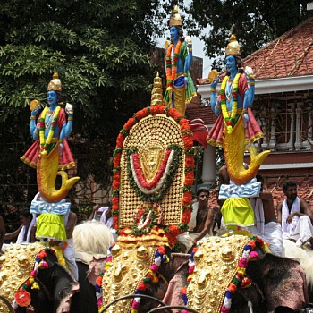 фестиваль Пурам олицетворяет любовь к богу Шиве