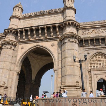 фото Мумбай_триумфальная арка "Ворота Индии" заложена в 1911г