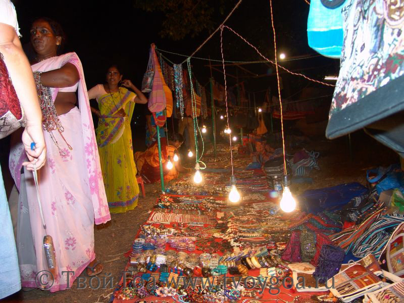 ночной рынок в Арпоре