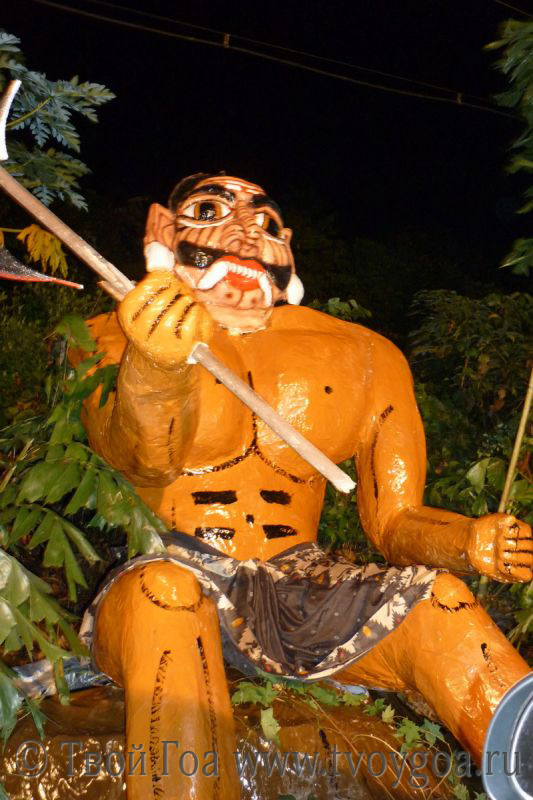 в южной Индии празднуют победу Кришны над демоном Наракасурой
