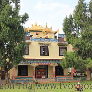 фото Тибетское поселение и золотой Будда_20
