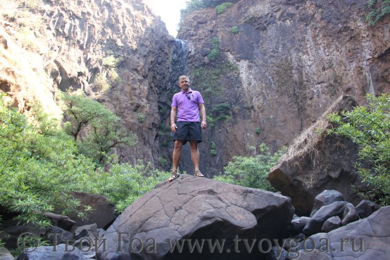 фото отдых в горах_путешествие к водопаду
