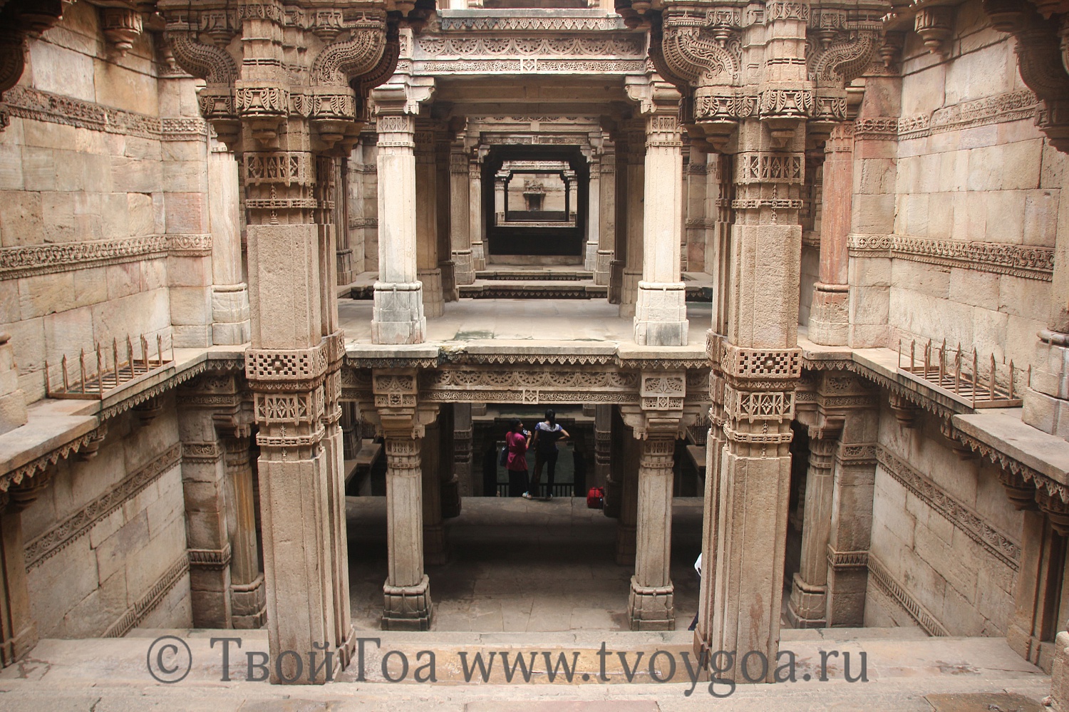 Адаладж вав (Adalaj vav) - удивительный колодец-дворец