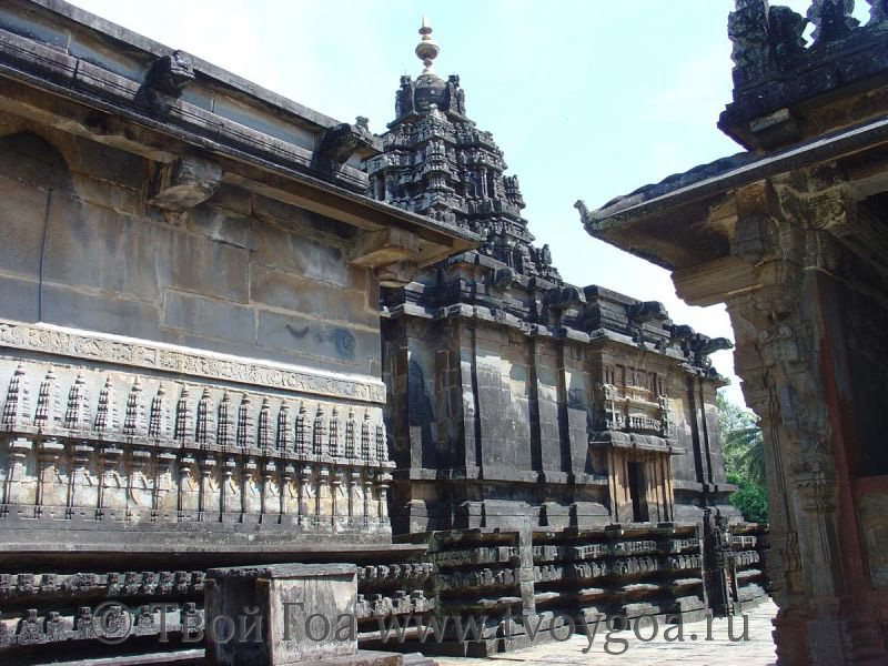 один из храмов комплекса