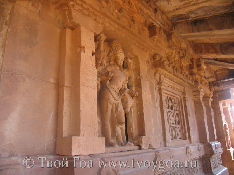 Храм Дурги-самый известный храм Айхоле