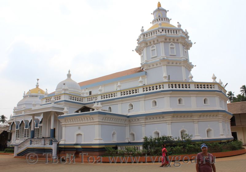 храм Shri Mangesh