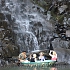 фото отдых в горах_озеро у подножия водопада